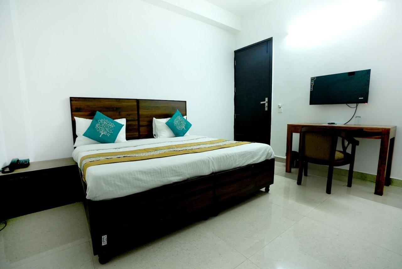 Gupta Residency Near Ajnara Heritage نويدا المظهر الخارجي الصورة