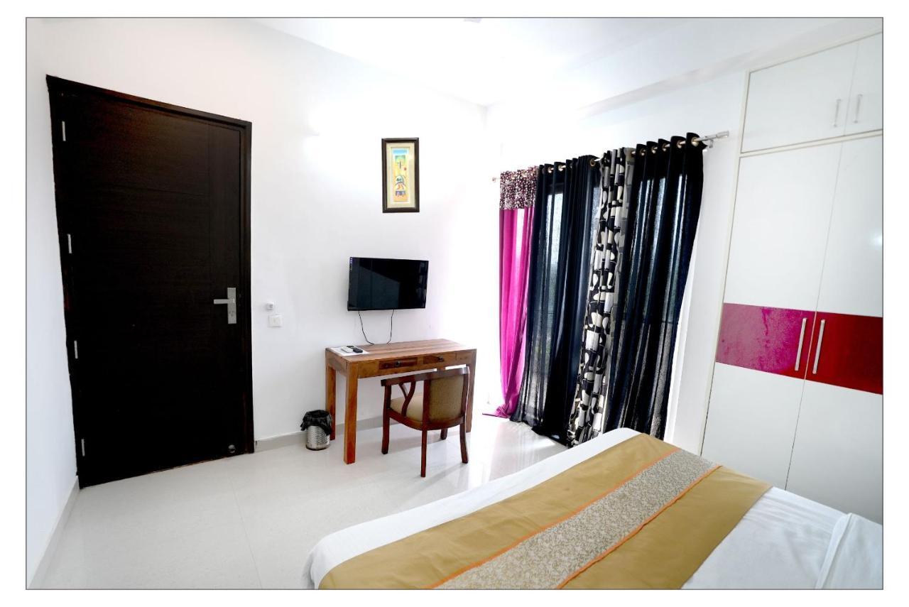Gupta Residency Near Ajnara Heritage نويدا المظهر الخارجي الصورة